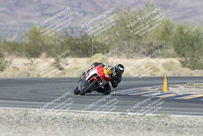 media/Oct-30-2025-Racers Edge (Thu) [[dabbdaf680]]/3-B Group/Session 5 (Turn 6)/